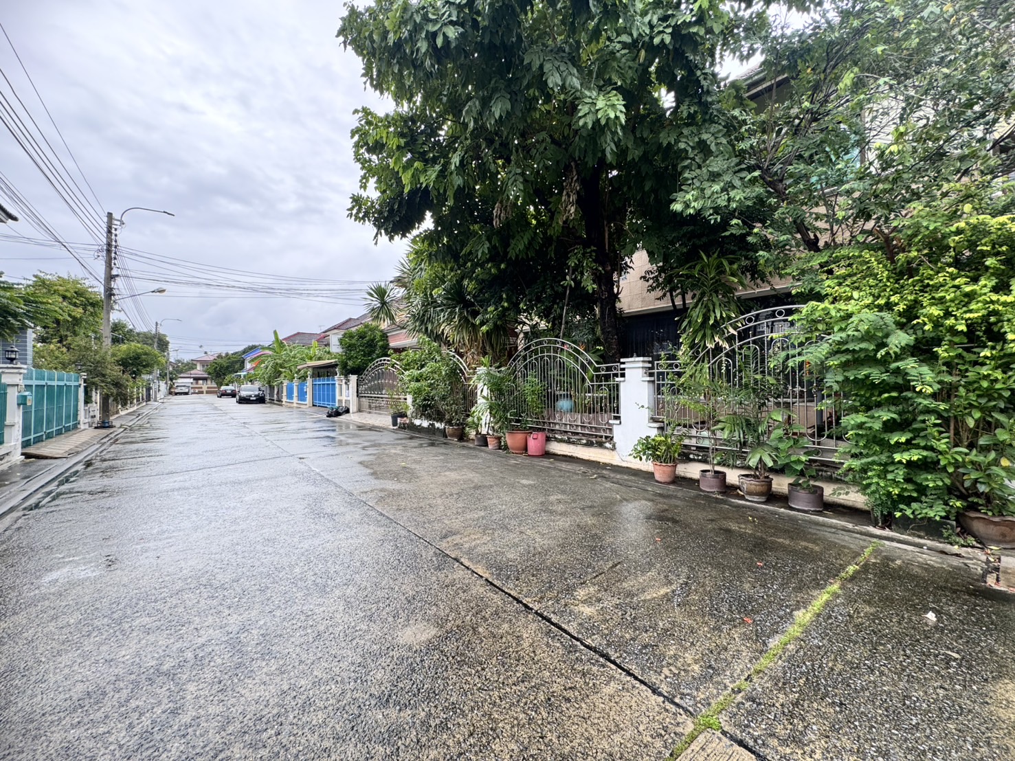 ขายบ้านเดี่ยว 2 ชั้น ในหมู่บ้านรัชดา1 (ซอยลาดพร้าว 80 แยก 24) ใกล้เซ็นทรัลอีสต์วิลล์ (N.1770)