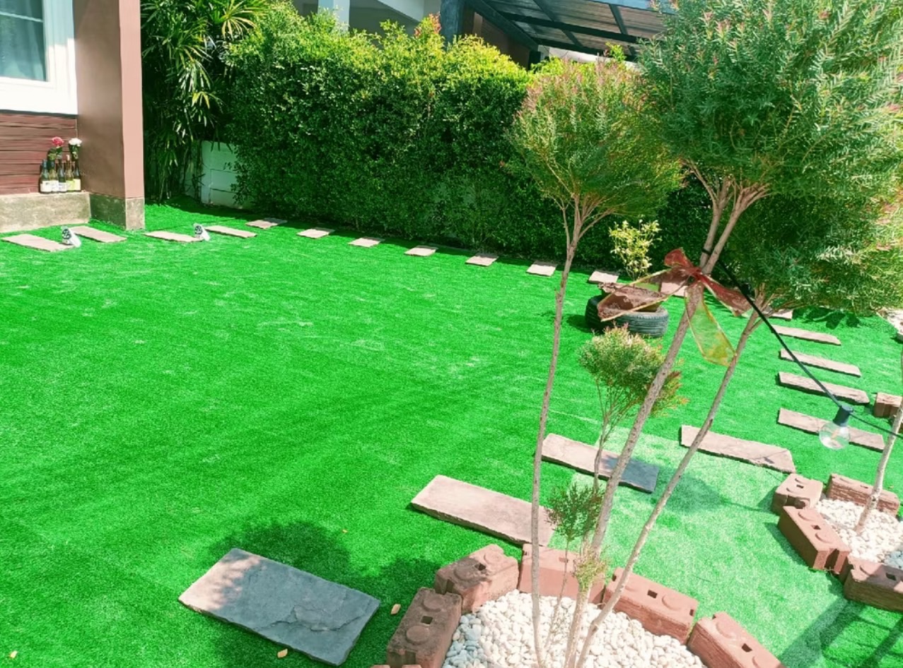 หญ้าเทียม มีความหนาหลายขนาดเริ่มที่ 1 ซม.