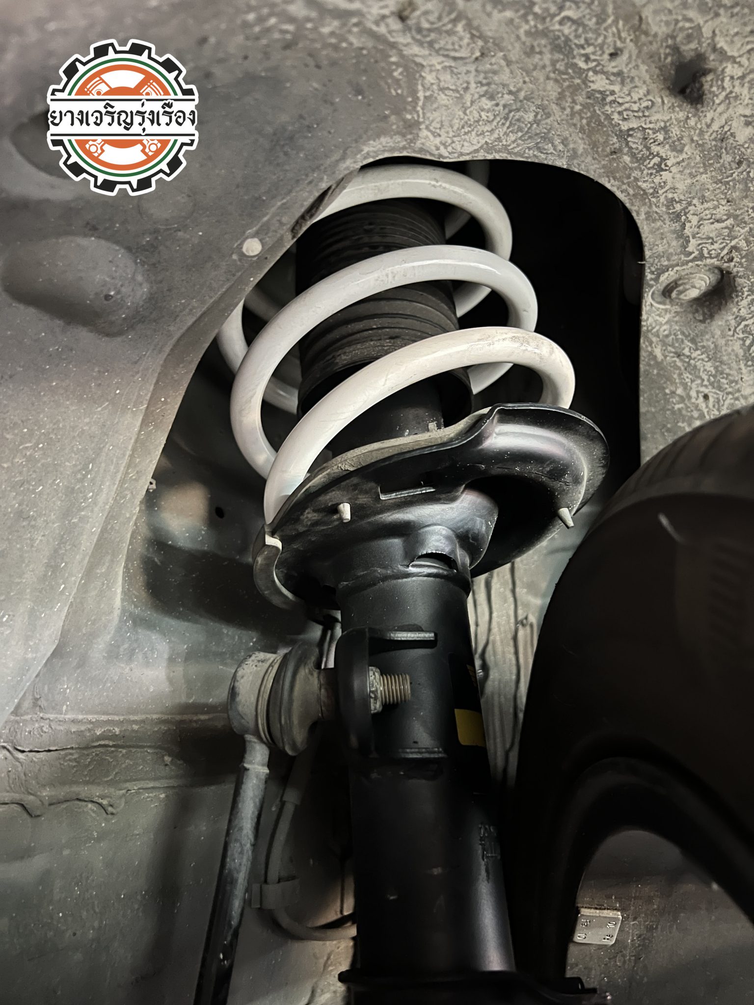 MG ZS อัพเกรดช่วงล่างด้วยสปริง YSS สเปคนุ่มนวล ตรงรุ่น [+] YSS SPRING ตรงรุ่นรถยนต์ MG ZS เสริมความนุ่มกระชับ ให้กับระบบรองรับ ลดอาการย้วยโยน = 5,500 บาท [+] ตั้งศูนย์ด้วยเครื่อง HUNTER USA = 450 บาท ล้อเดิม ยางเดิม ก็ขับสนุกได้ [+] พร้อมบริการติดตั้ง + Set up ให้เหมาะกับยาง [+] ขับสนุกด้วยบริการ ตั้งศูนย์ละเอียดให้เหมาะกับการใช้งานและลักษณะของช่วงล่าง ——————————— โทร : 08-6544-5963 บุ๊ก และทีมงาน ยินดีต้อนรับครับ 𝙊𝙪𝙧 𝙎𝙚𝙧𝙫𝙞𝙘𝙚 บริการทางร้าน เรารับทำอะไรบ้าง 🔧 ติดตั้งยางแบบไร้รอย 100% 🔧 บริการสลับยาง ตามอายุ 🔧 มียางรถยนต์ทุกยี่ห้อให้เลือกซื้อ 🔧 เช็คช่วงล่าง แก้ปัญหาให้ตรงจุด 🔧 บริการล้างลิ้นปีกผีเสื้อ 🔧 บริการเช็คระยะรถยนต์ 🔧 เปลี่ยนถ่ายของเหลวทั้งระบบ 🔧 ตั้งศูนย์ด้วยเครื่อง HUNTER นำเข้าจาก USA #รถยนต์มีปัญหาไม่รู้ต้องแก้ตรงไหน ทางเรายินดี ตรวจหาปัญหาและหาวิธีแก้ บอกลูกค้าก่อนลงมือทำเสมอราคาเป็นธรรมไม่เอาเปรียบ สบายใจคุณลูกค้า ———————————- ดูแลให้คำปรึกษาทุกปัญหาคาใจ ไม่ทิ้งลูกค้า มีบริการหลังการขาย 【ให้ผู้เชี่ยวชาญของเรา ดูแลรถคุณ】 ร้านยางเจริญรุ่งเรือง ยินดีต้อนรับครับ ———————————- #โช๊คอัพรถยนต์ #monroe #yss #kayaba #profender #ร้านยางเจริญรุ่งเรือง #นนทบุรี #งามวงศ์วาน #amsfix #บริการช่วงล่างรถยนต์ #ซ่อมบำรุงช่วงล่าง #เซทอัพโช๊คอัพรถยนต์