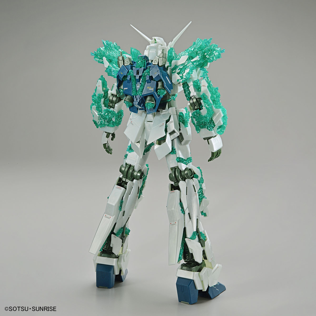 (MG) 1/100 Unicorn Gundam (LUMINOUS CRYSTAL BODY) Gundam Base Limited