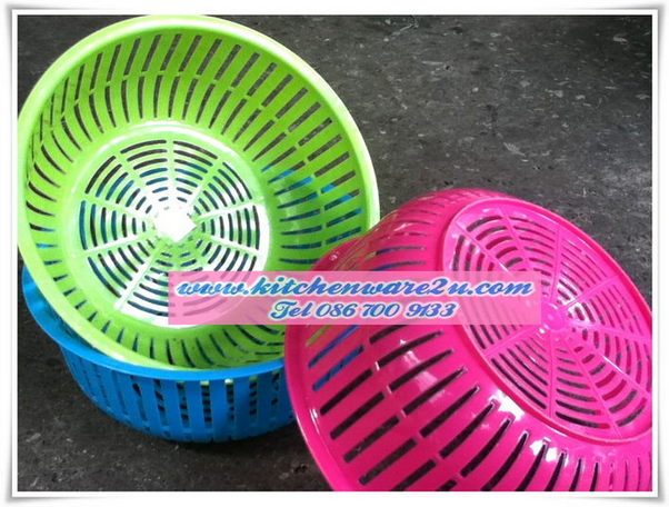 P06938 ตะแกรงกลม ดีไซน์ใหม่ สวย (27*27*10 cm) สีเจ็บ 547A (ราคาส่งต่อ 12 โหล: 144 ใบ:เฉลี่ย 110 บาท/โหล)