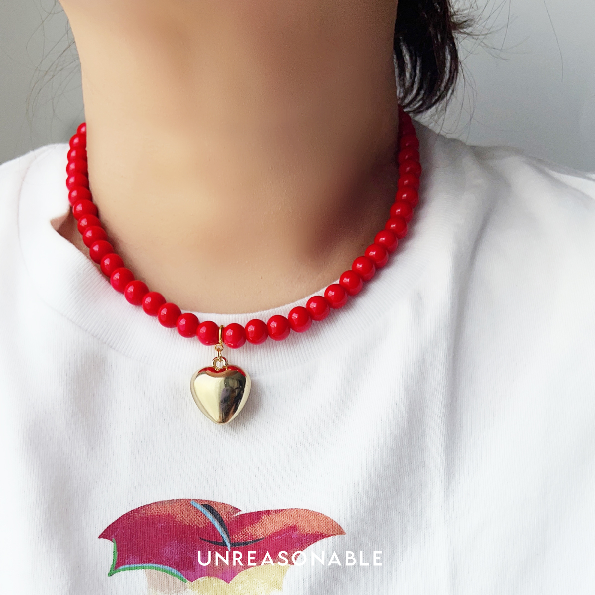 สร้อยคอสีแดง Bead 6 mm. พร้อมจี้สีทอง ถอดได้ UA1007-01 Unreasonable Accessories