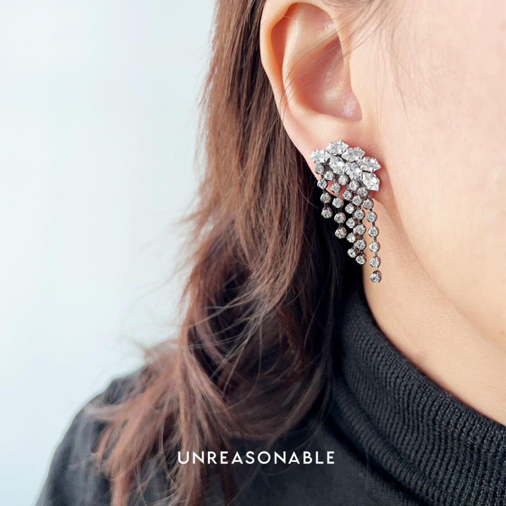 ต่างหู Crystal ต่างหูคลิป ต่างหูก้านเงินแท้ น้ำหนักเบา สวยใส่สบาย UA0833-01 Unreasonable Accessories