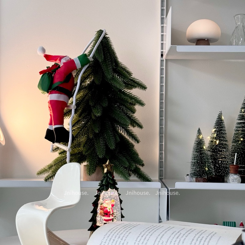 [พร้อมส่ง] Jnihouse : Climbing Santa ตุ๊กตาซานต้าปีนเชือก