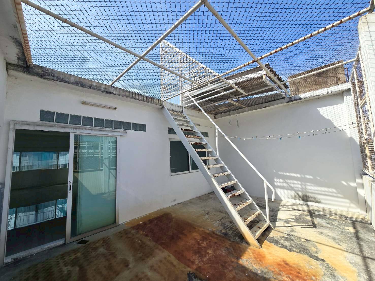 ให้เช่าอาคารพาณิชย์ 2คูหา ทำเลสวยเข้าออกหลายทาง เอกมัย สุขุมวิท71 เหมาะทำโฮสเทล (N.1912)