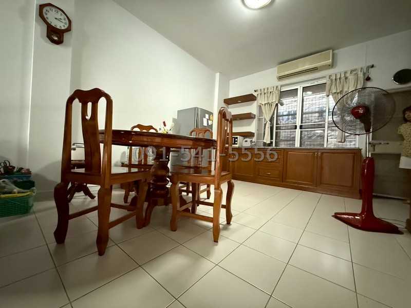 ขายทาวน์โฮม 3 ชั้นเล่นระดับ พื้นที่ 21.2 ตรว 3นอน 4น้ำ บ้านกลางเมือง โชคชัย 4 เฟอร์นิเจอร์ built-in