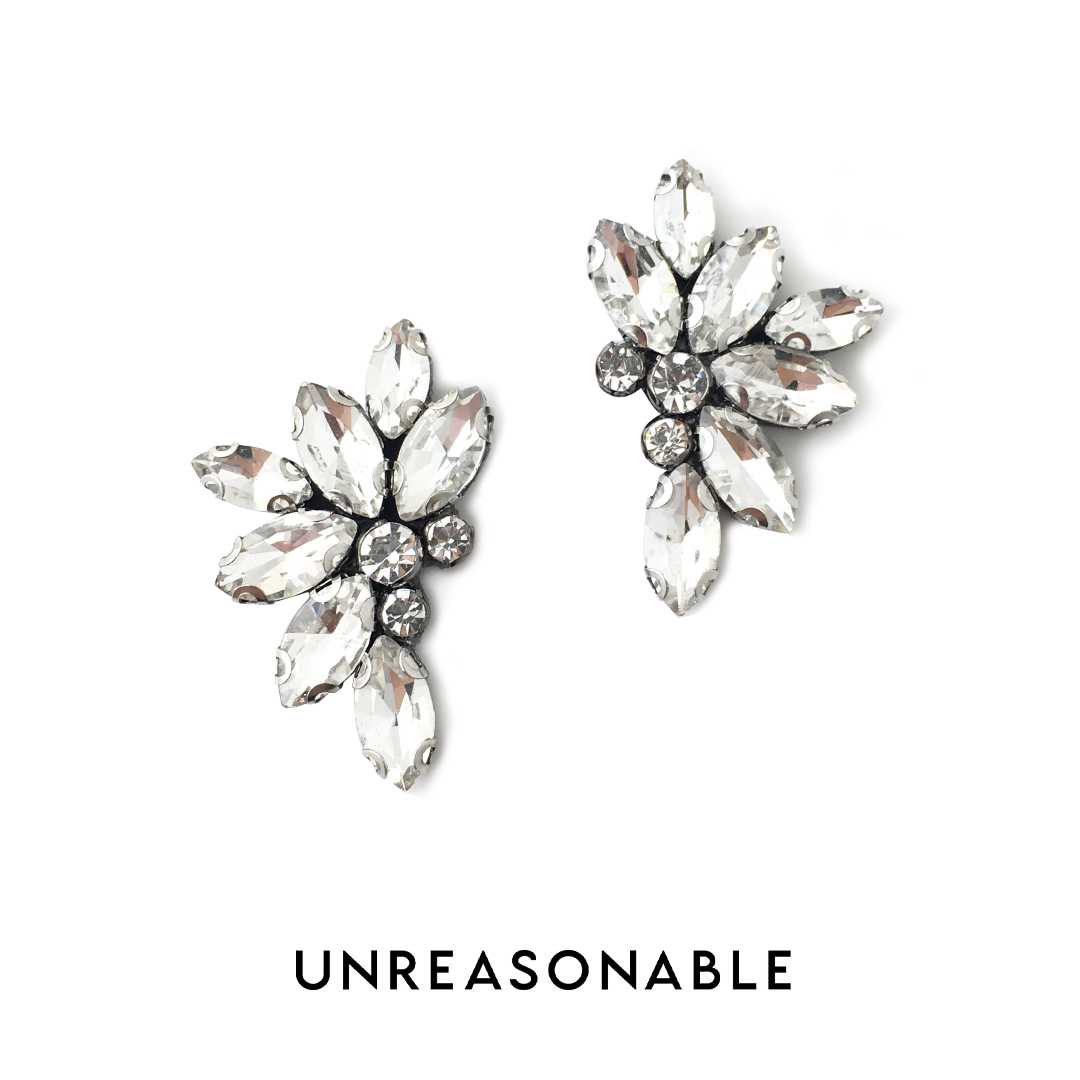 ต่างหู พลอยกระจก น้ำหนักเบา สวยใส่สบาย UA0727-01 Unreasonable Accessories