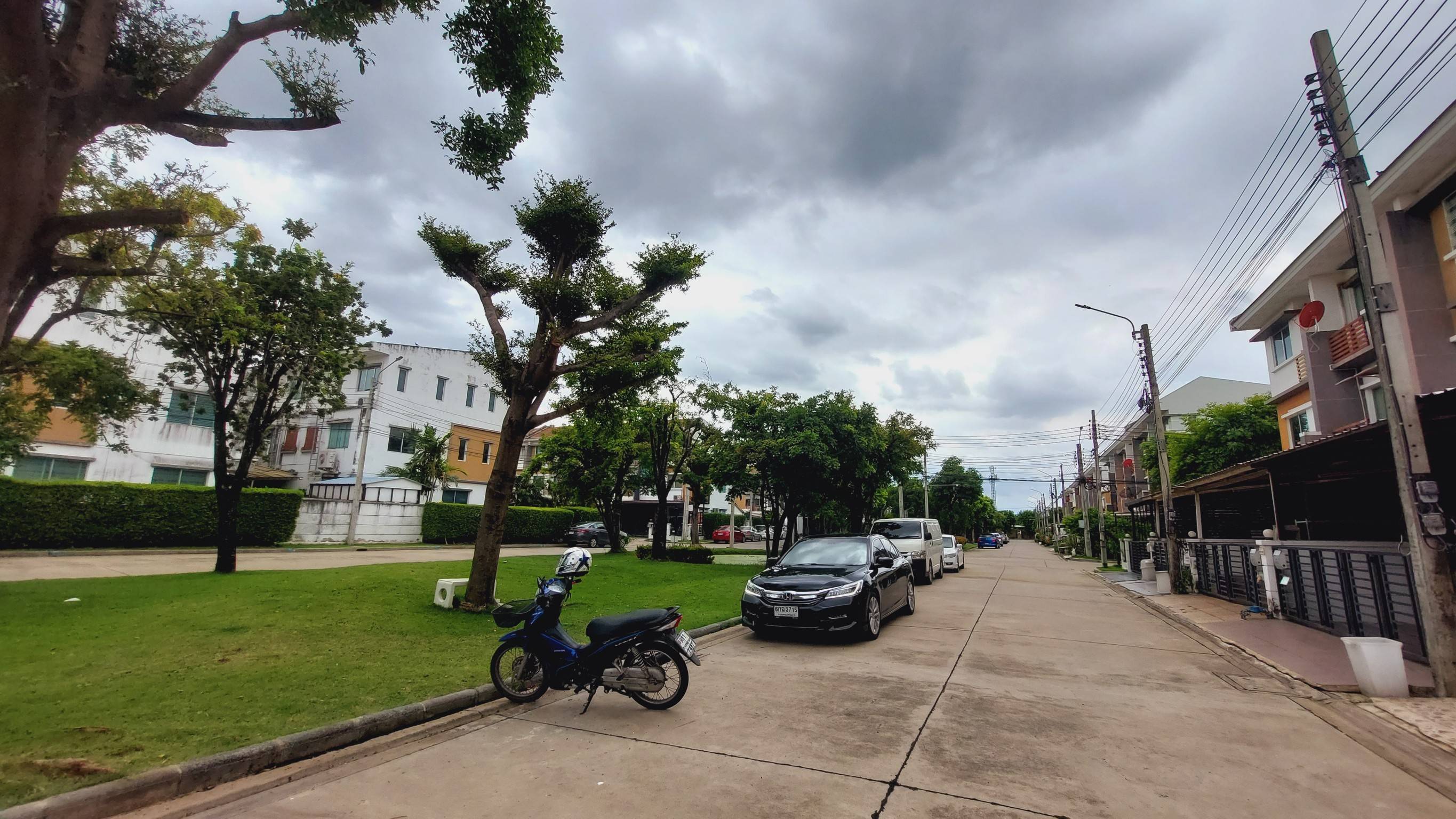 ให้เช่าทาวน์โฮม 3 ชั้น ลาดกระบัง 20/1 ทาวน์พลัส อ่อนนุช-ลาดกระบัง (N.767)