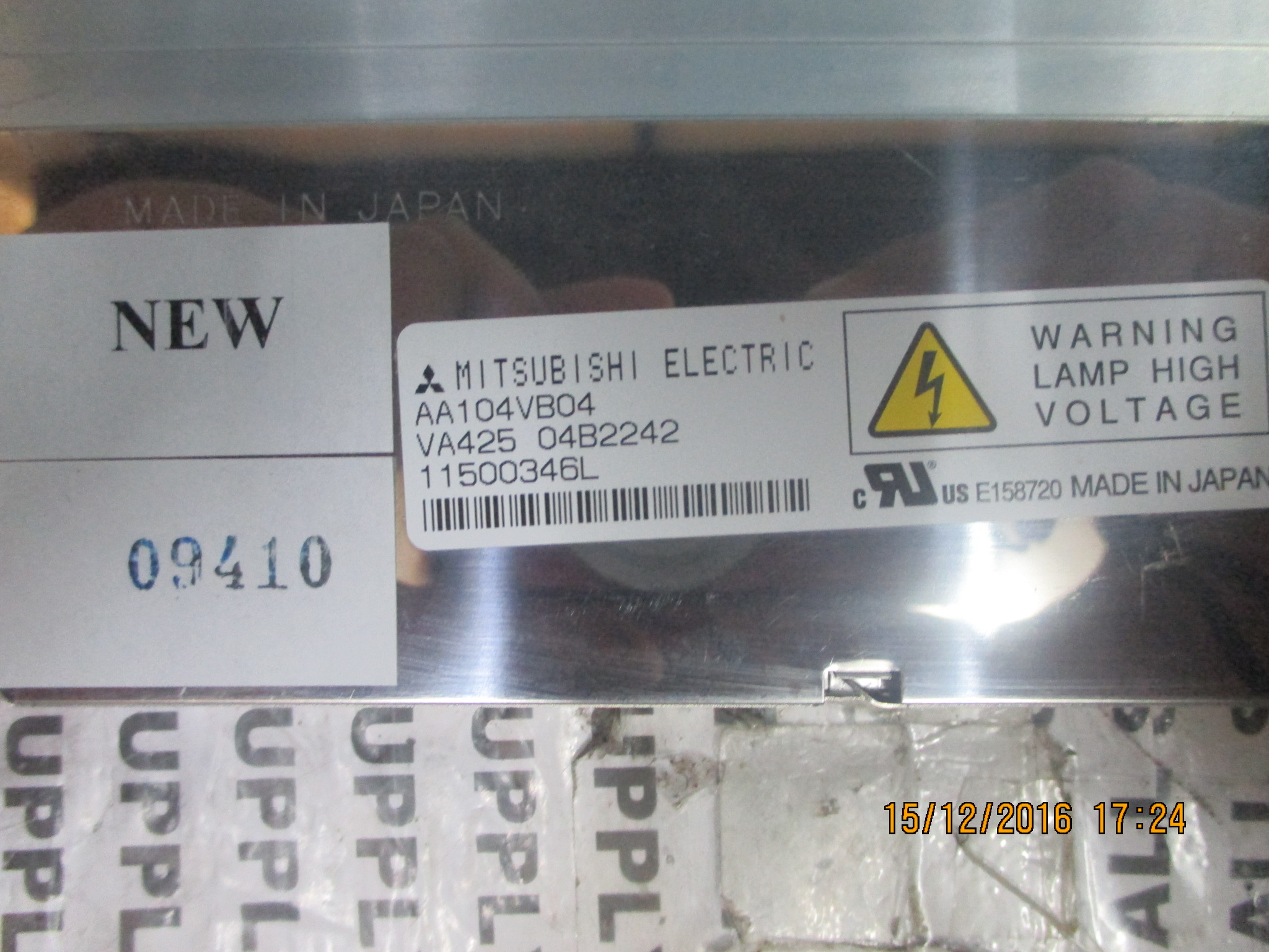 LCD PANEL " MITSUBISHI " MODEL : AA104VB04