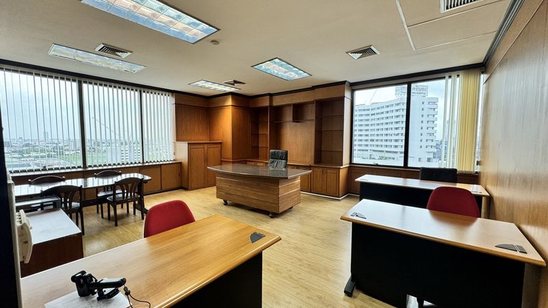 Bangna Complex (บางนาคอมเพล็กซ์) สำนักงานให้เช่า/ขาย office for rent/Sale ขนาด 303 ตร.ม. ชั้น 8 Free furniture, Free Copy machine (เครื่องถ่ายเอกสาร)
