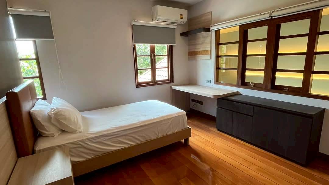 ให้เช่าบ้านเดี่ยว ในพื้นที่มีบ้าน 2 หลังติดกัน พร้อมสระว่ายน้ำ ใกล้พาราไดซ์พาร์ค พร้อมเข้าอยู่ (N.1691)