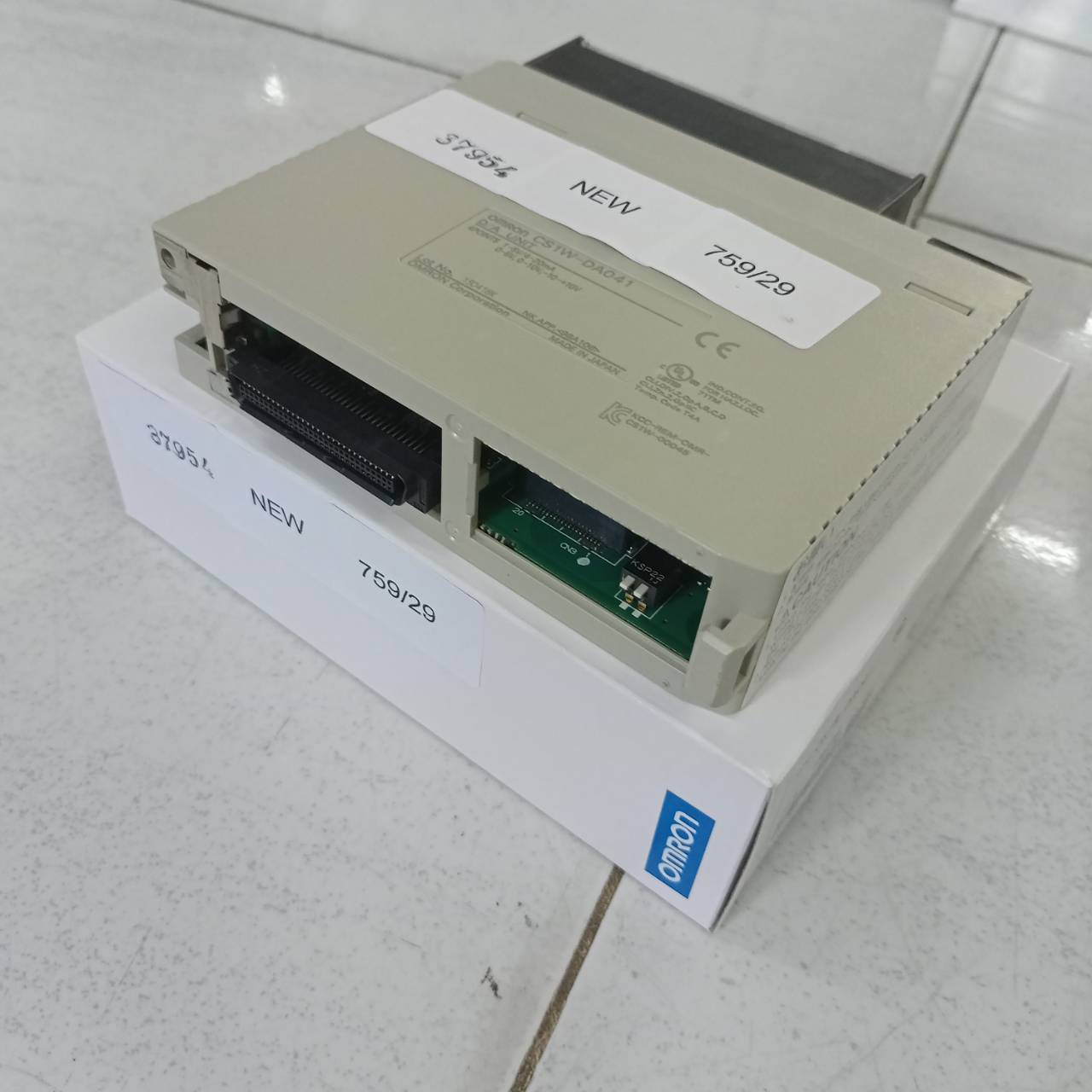 PLC " OMRON " MODEL : CS1W-DA041