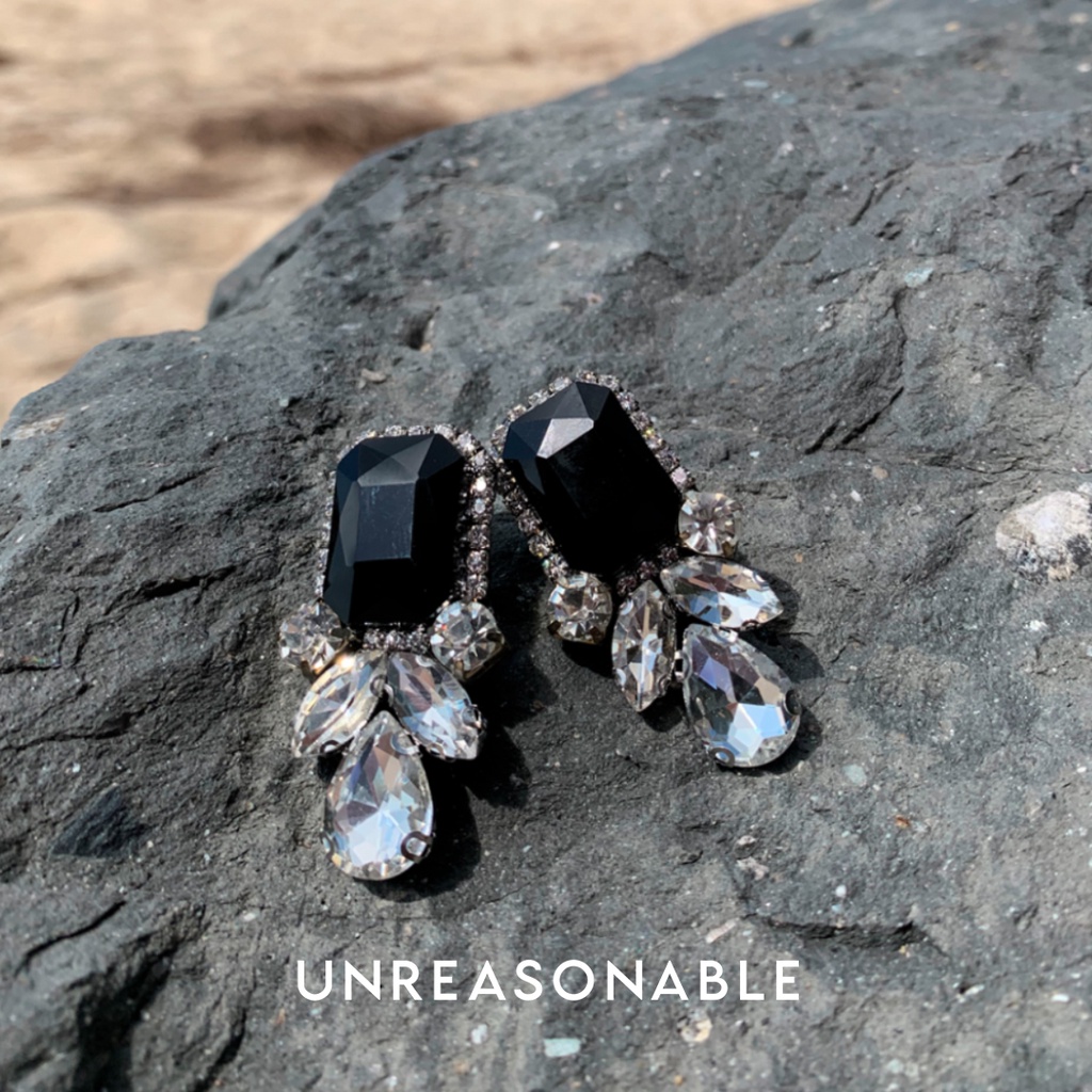 ต่างหูติดหู ใส่ออกงาน สีดำ ต่างหูคลิป ต่างหูก้านเงินแท้ น้ำหนักเบา สวยใส่สบาย UA0419-08 Unreasonable Accessories