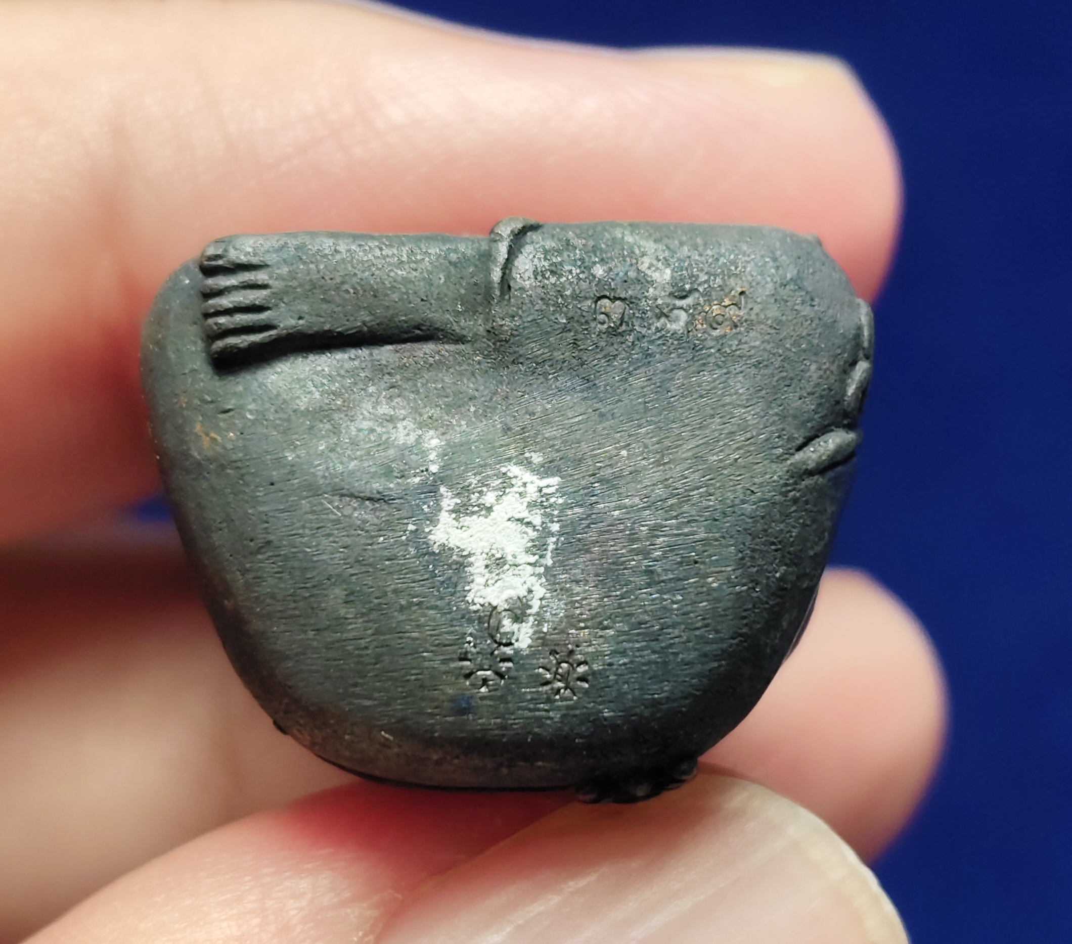 พระสังกัจจายน์ รุ่นแรก หลวงปู่เกลี้ยง วัดโนนแกด จ.ศรีสะเกษ ปี 2556 (เนื้อเหล็กน้ำพี้แก่ชนวนนวะ)