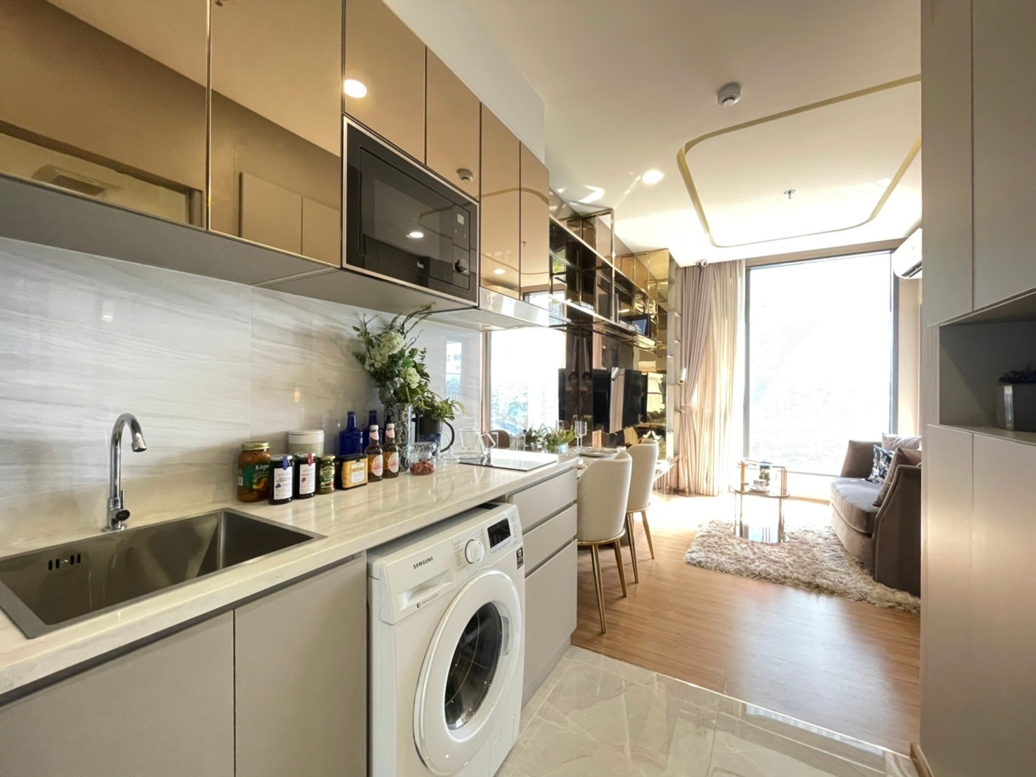 Cloud Thonglor–Phetchaburi Condominium Experience and prove for yourself the true value of location, luxury, and lifestyle — a high-end condominium offering over 4,000 sq.m. of full-facility common areas, the most comprehensive in this district.