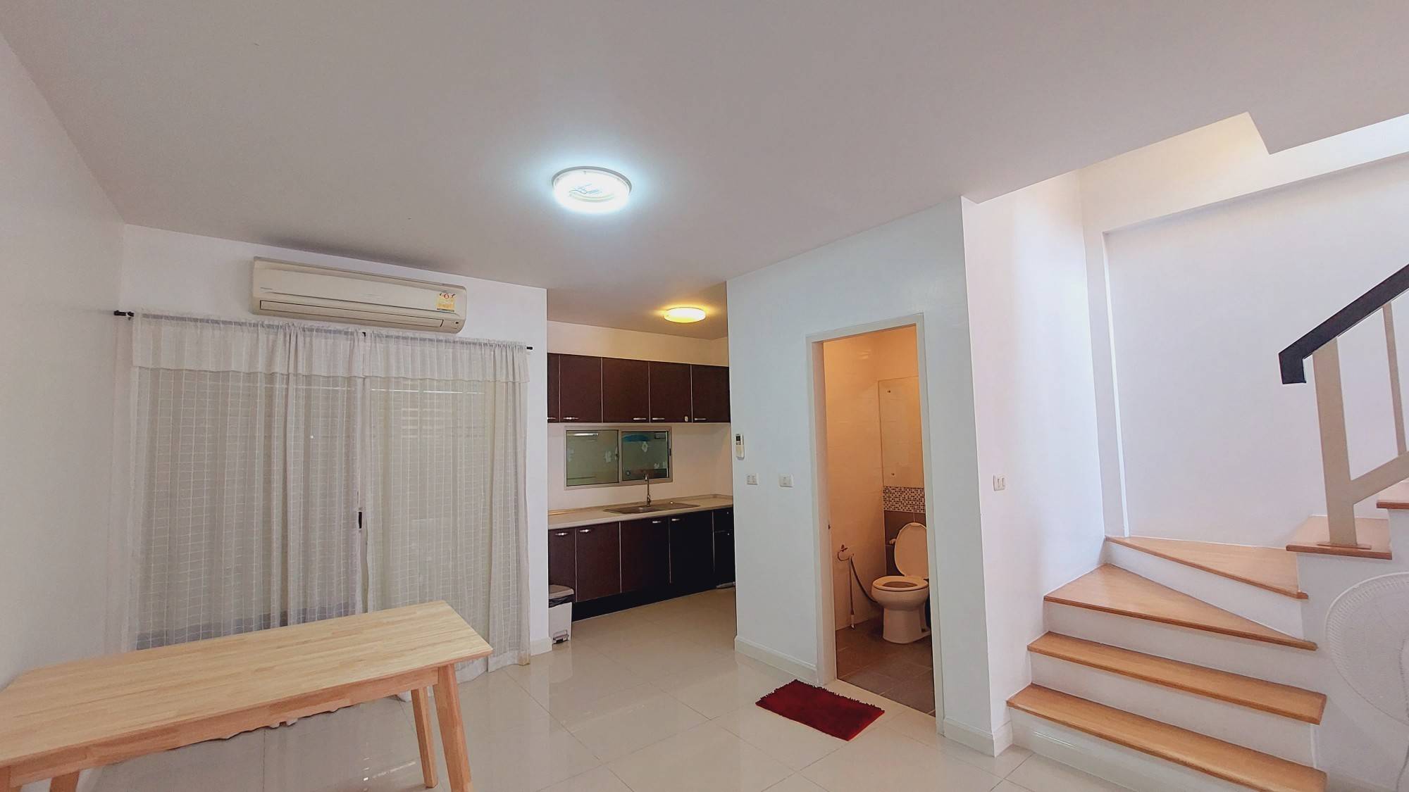 ให้เช่าทาวน์โฮม 3 ชั้น ลาดกระบัง 20/1 ทาวน์พลัส อ่อนนุช-ลาดกระบัง (N.767)