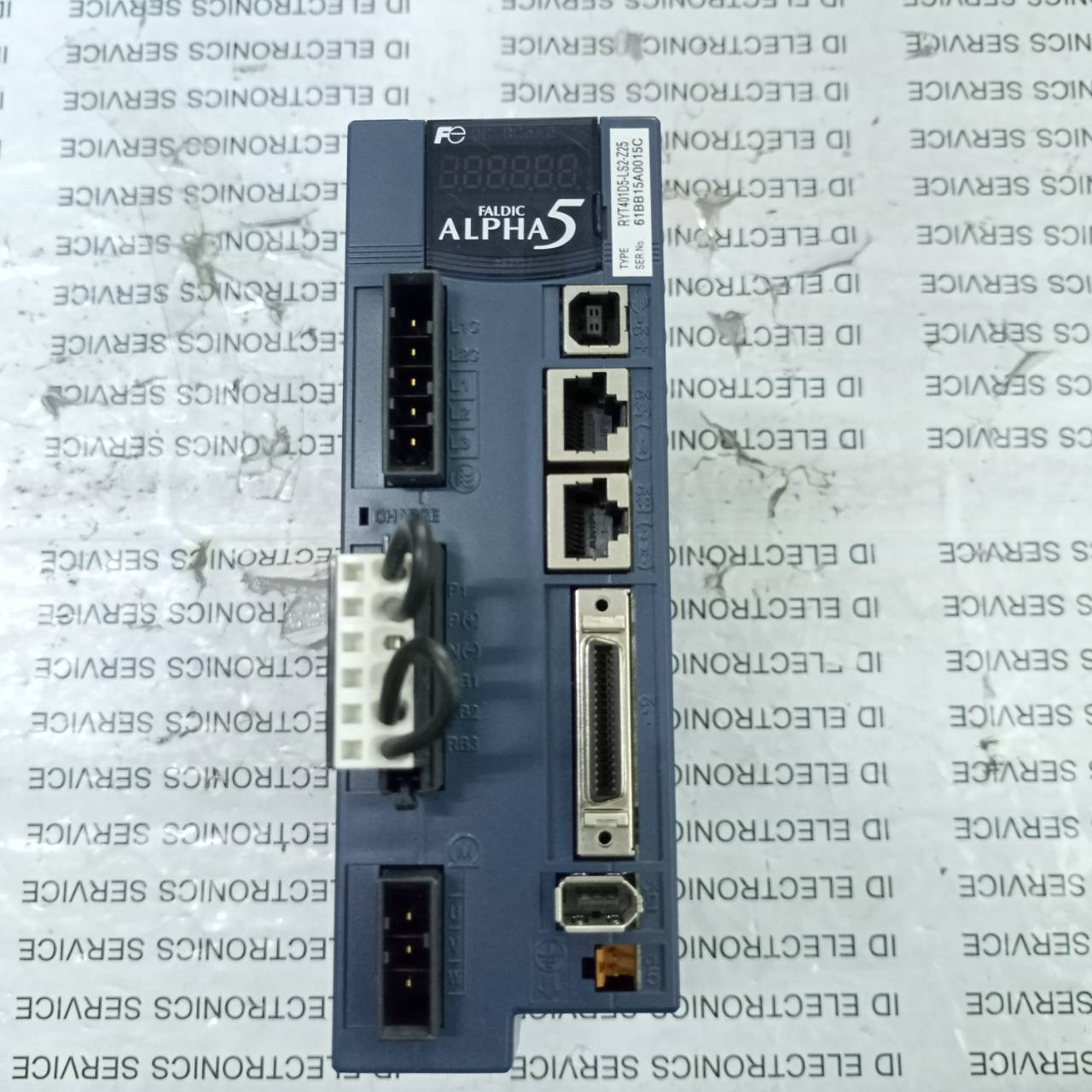 SERVO DRIVE " FUJI " MODEL : RYT401D5-LS2-Z25