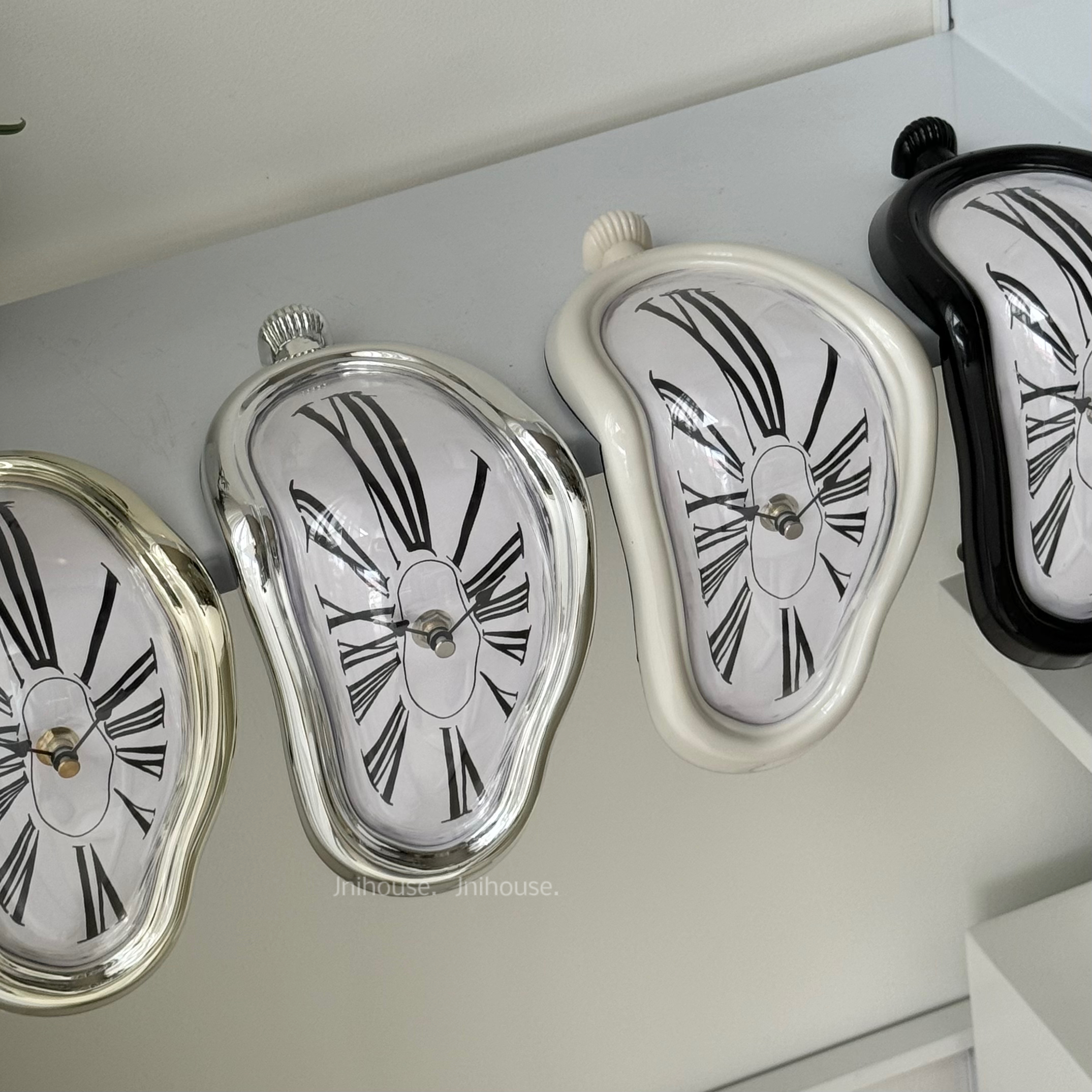 [พร้อมส่ง] Jnihouse : นาฬิกาละลาย Melting Clock (มี 4 สีให้เลือก)