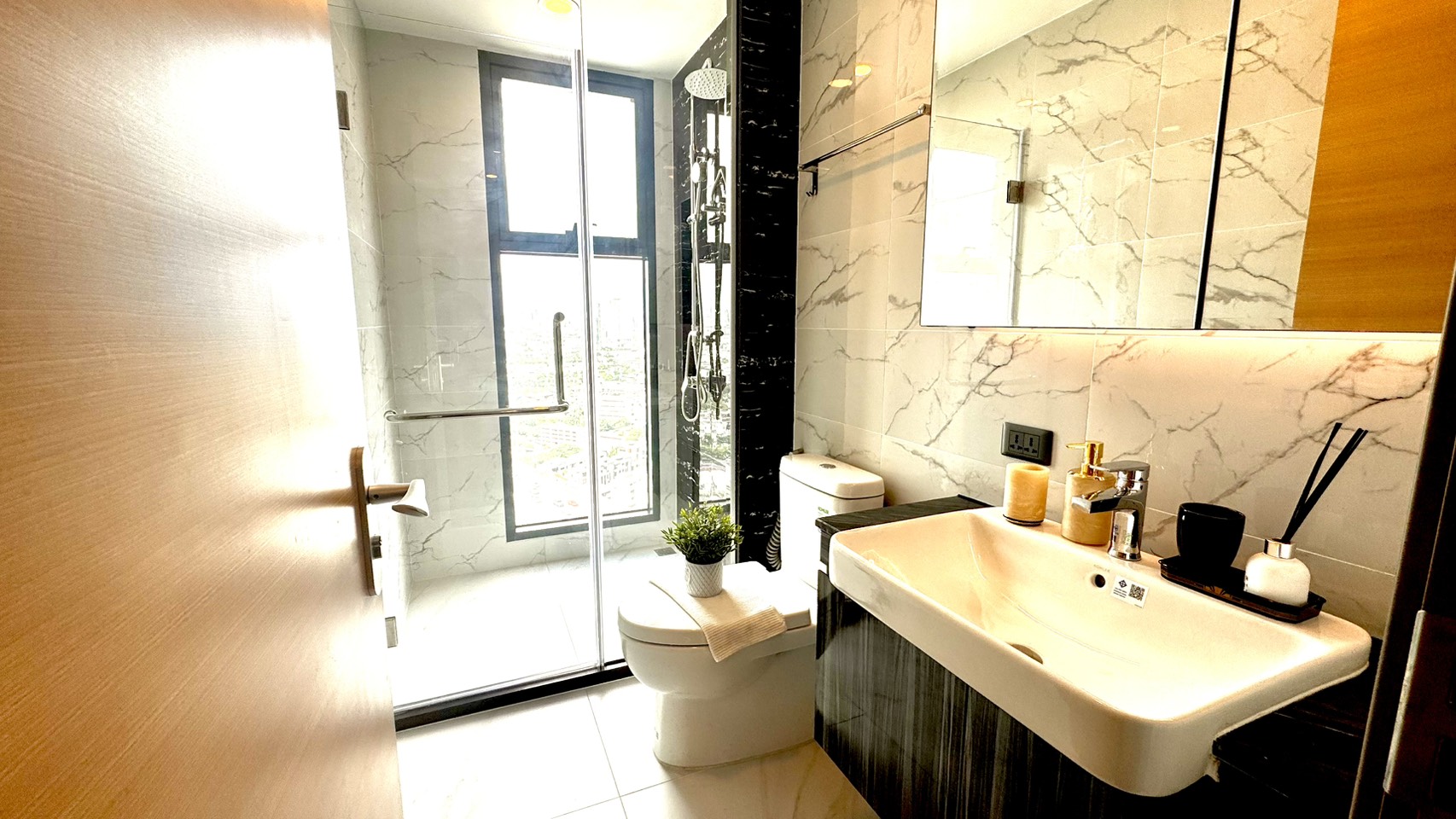 💎 Sapphire Rama 3 – The Riverside Luxury Bangkok Thailand Condominium 💎 “Invest today — live luxuriously, earn steadily.” ✨ Ready to move in!