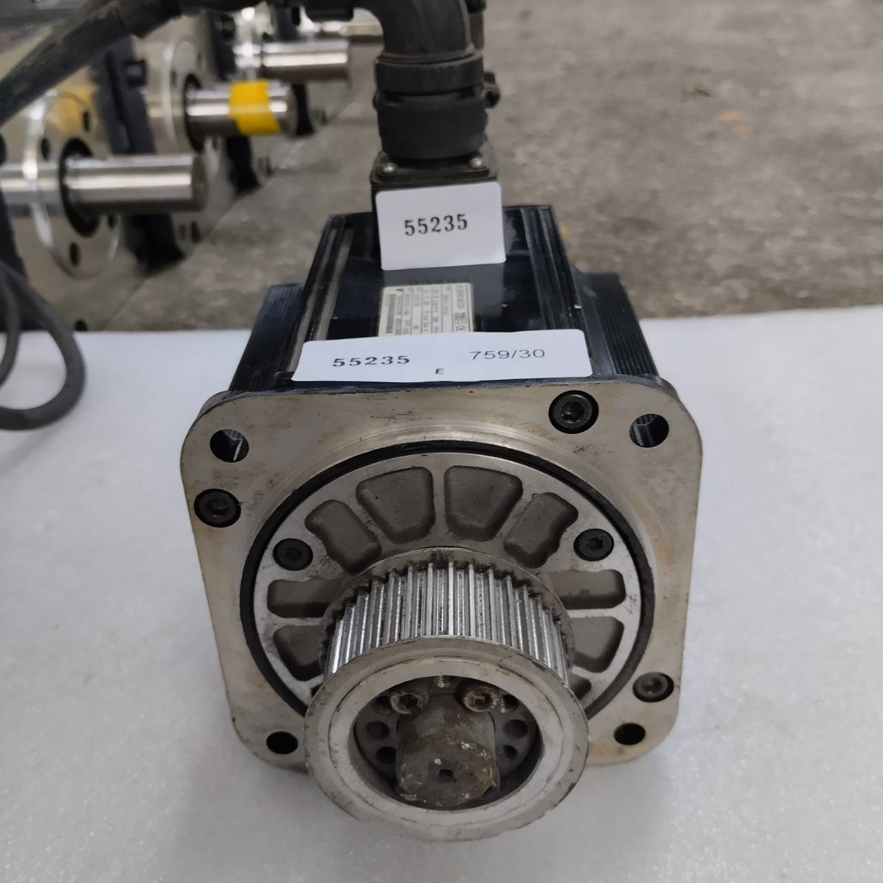 SGMGH-13A2A21 SERVO MOTOR "YASKAWA"