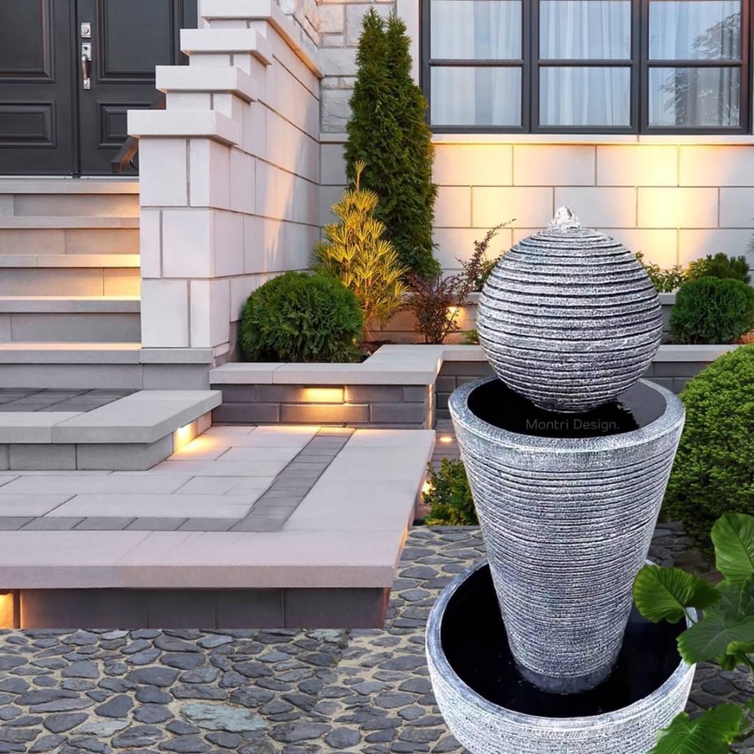 น้ำล้นลูกบอลทรงกลม ฐานตั้งเป็นทรงกรวย ขนาด สูง 93 cm. กว้าง 63 cm. น้ำพูเสริมฮวงจุ้ย