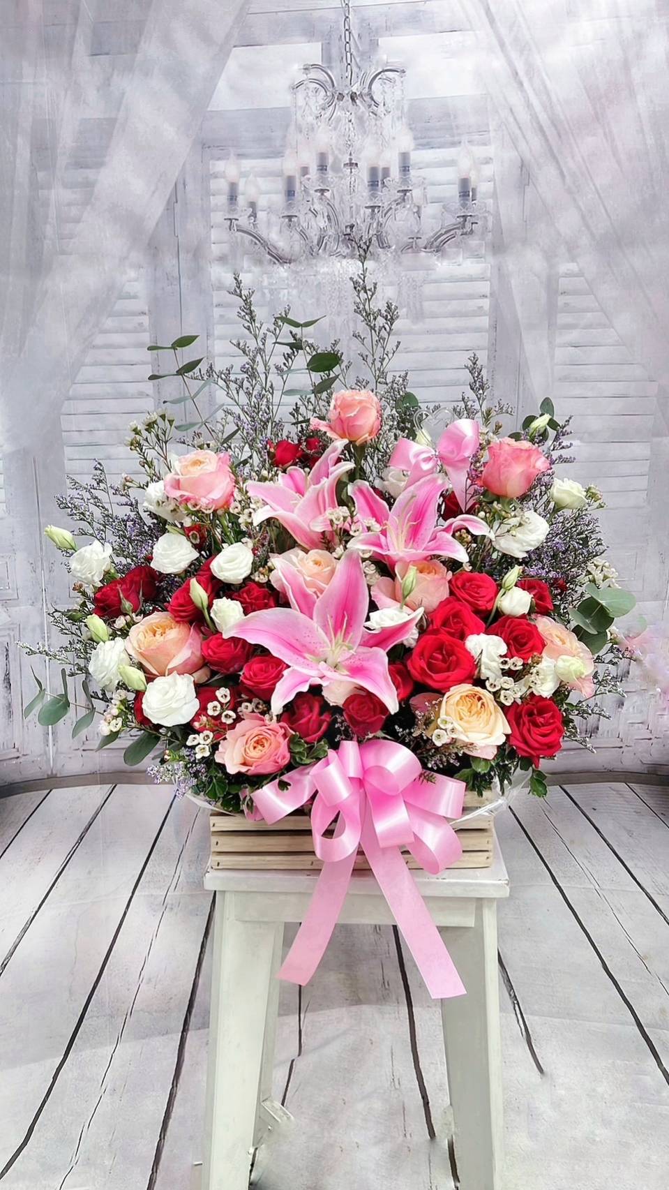 กระเช้าดอกไม้สด