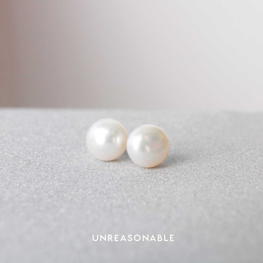 ต่างหูมุกแท้ 10.0 mm ก้านเงินแท้ มาพร้อมกล่อง UA1000-01 Unreasonable Accessories