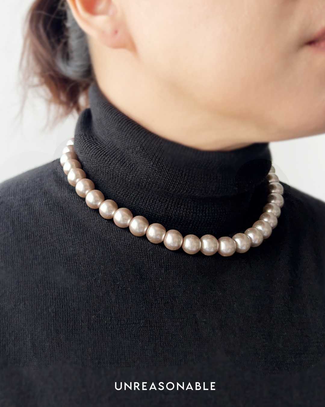 สร้อยคอมุกแก้ว 12 mm. ความยาว 16 นิ้ว สีน้ำตาลอ่อน UA0849-04 Unreasonable Accessories