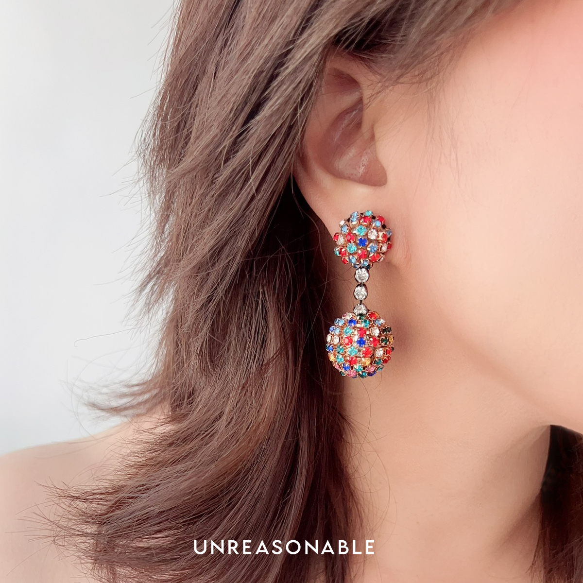 ต่างหู หลากสี Crystal Ball Earrings น้ำหนักเบา สวยใส่สบาย UA0984-01 Unreasonable Accessories