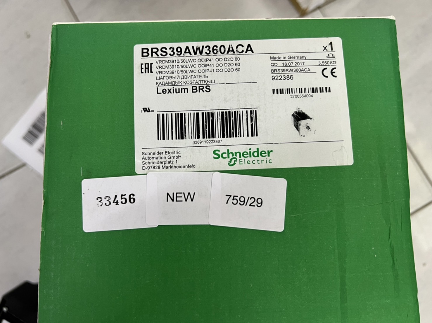 SERVO MOTOR " SCHNEIDER " MODEL : BRS39AW360ACA
