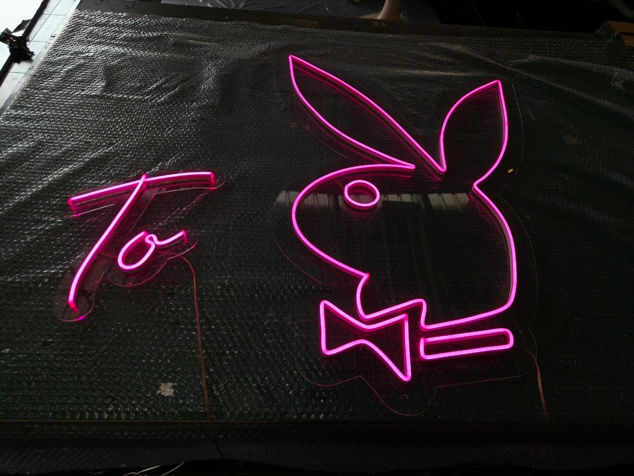 ป้ายไฟดัด กระต่าย