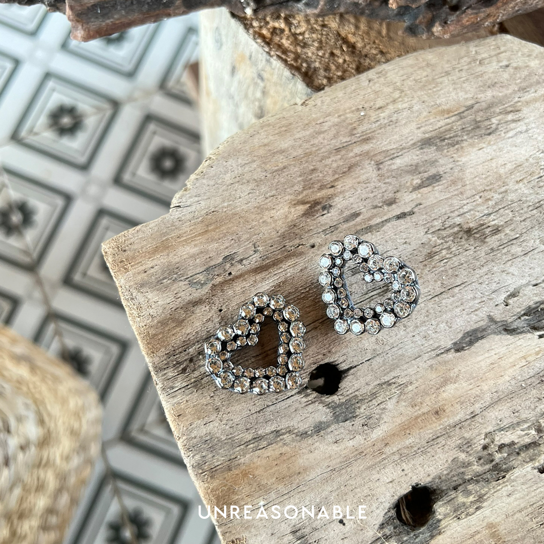 ต่างหูหัวใจ Crystal Mini Heart ต่างหูคลิป ต่างหูก้านเงินแท้ UA0915-01 Unreasonable Accessories