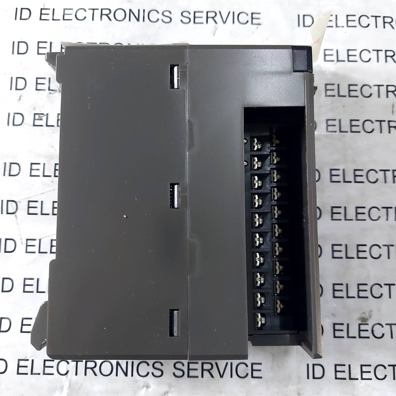 PLC " FUJI " MODEL : NP1AY02-MR