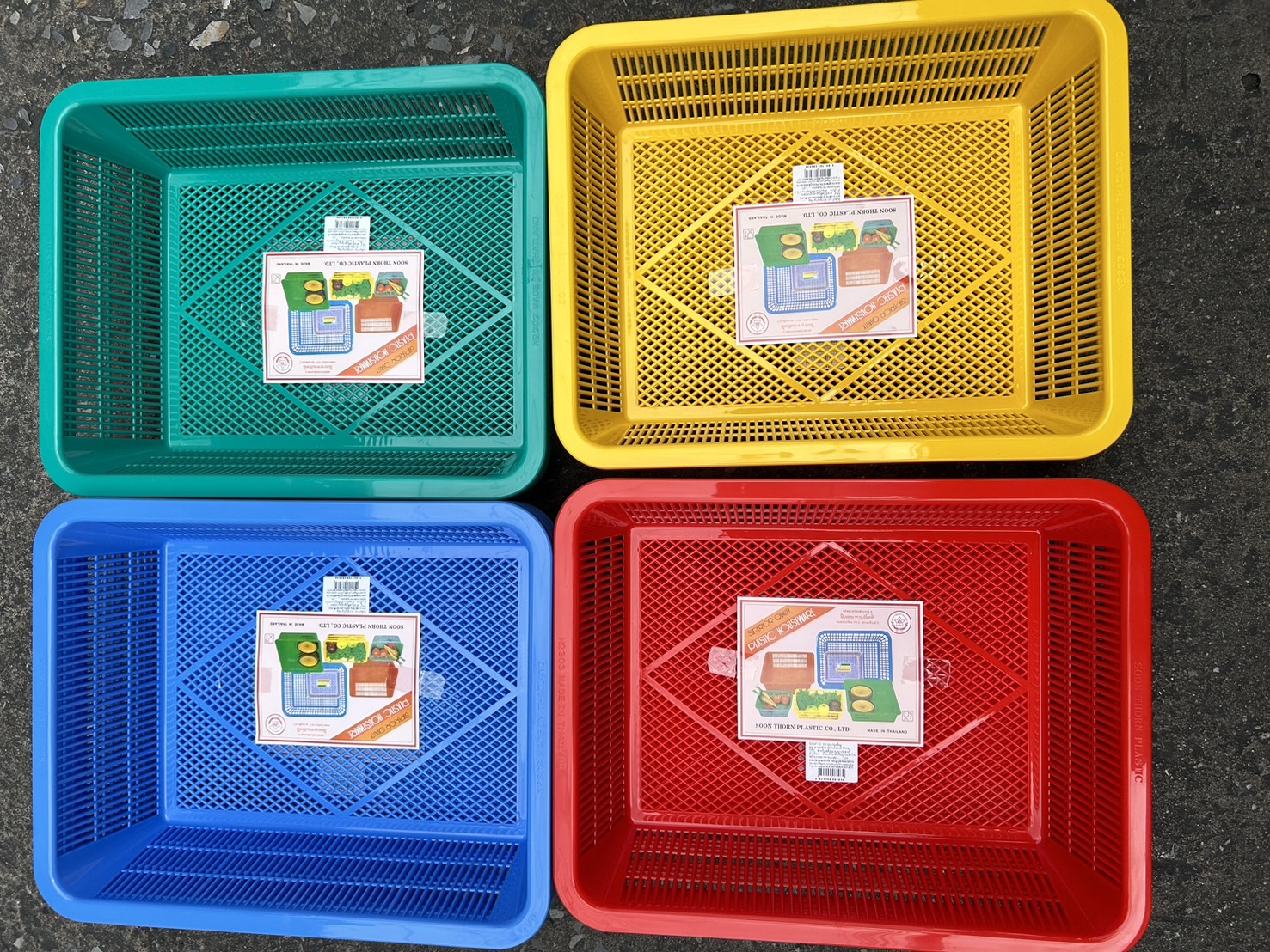 P12962 ตะแกรงเหลี่ยม (36*45*12 cm) No.303-T คละสี เกรดเอ ราคาขายส่งต่อ 1 โหล: 12 ใบ : เฉลี่ย 55 บต่อใบ