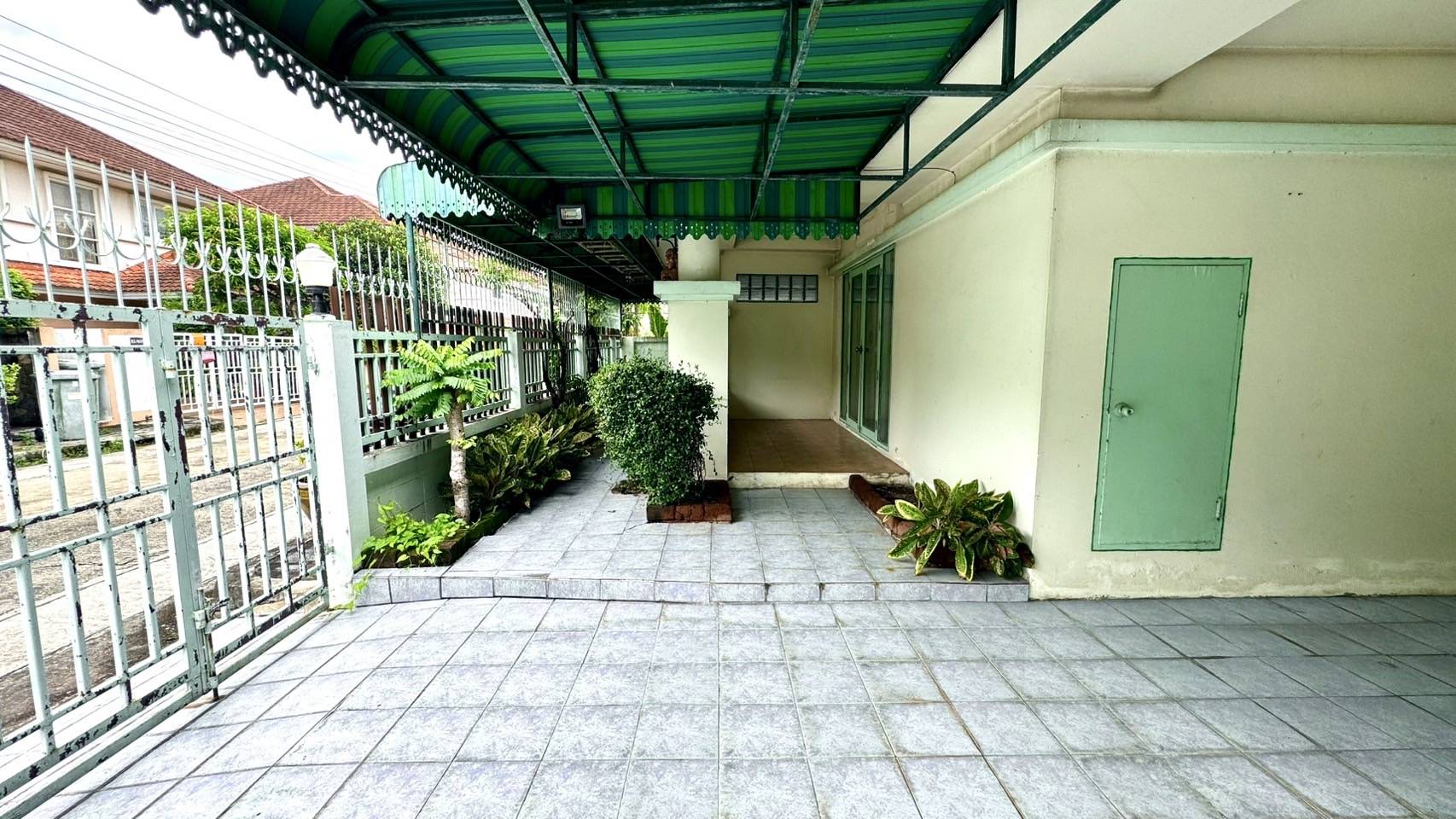 ขายบ้านเดี่ยว โรยัล ปาร์ค วิลล์ สุวินทวงศ์ (Royal Park Ville Suwinthawong) บ้านเดี่ยว 2 ชั้น 2 หลังติด 6 ห้องนอน 4 ห้องน้ำ 3 ที่จอดรถ