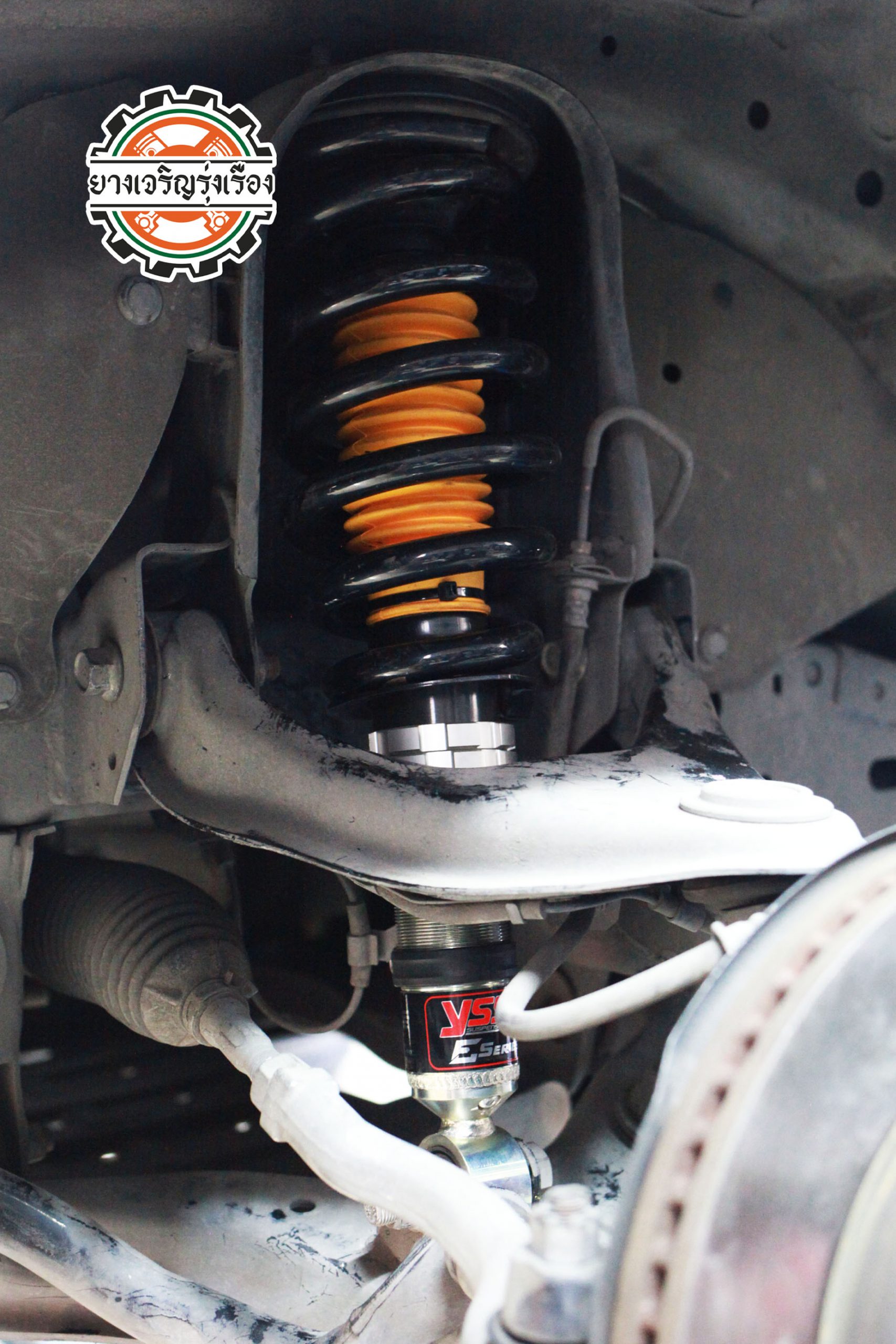 MITSUBISHI PAJERO SPORT โช๊คอัพเดิมติดรถยนต์เสื่อมสภาพ มีอาการย้วยโยน เข้ารับบริการเปลี่ยนยางรถยนต์ เลยได้โอกาสเปลี่ยนโช๊คอัพไปด้วยเลย เลือกตัวนุ่ม พรีเมียม [+] 𝙔𝙎𝙎 𝙀 𝙎𝙀𝙍𝙄𝙀𝙎 เซ็ทโช๊คอัพ หน้า/หลัง = 19,800 บาท ล้อเดิม ยางเดิม ก็ขับสนุกได้ [+] พร้อมบริการติดตั้ง + Set up ให้เหมาะกับยาง [+] ขับสนุกด้วยบริการ ตั้งศูนย์ละเอียดให้เหมาะกับการใช้งานและลักษณะของช่วงล่าง ——————————— #ติดต่อเรา ยางรถยนต์ บริการรถยนต์ 08-6569-1915 โช๊คอัพช่วงล่างรถยนต์ ตั้งศูนย์ 08-6544-5963 𝙊𝙪𝙧 𝙎𝙚𝙧𝙫𝙞𝙘𝙚 บริการทางร้าน เรารับทำอะไรบ้าง 🔧 ติดตั้งยางแบบไร้รอย 100% 🔧 บริการสลับยาง ตามอายุ 🔧 มียางรถยนต์ทุกยี่ห้อให้เลือกซื้อ 🔧 เช็คช่วงล่าง แก้ปัญหาให้ตรงจุด 🔧 บริการล้างลิ้นปีกผีเสื้อ 🔧 บริการเช็คระยะรถยนต์ 🔧 เปลี่ยนถ่ายของเหลวทั้งระบบ 🔧 ตั้งศูนย์ด้วยเครื่อง HUNTER นำเข้าจาก USA #รถยนต์มีปัญหาไม่รู้ต้องแก้ตรงไหน ทางเรายินดี ตรวจหาปัญหาและหาวิธีแก้ บอกลูกค้าก่อนลงมือทำเสมอราคาเป็นธรรมไม่เอาเปรียบ สบายใจคุณลูกค้า ———————————- ดูแลให้คำปรึกษาทุกปัญหาคาใจ ไม่ทิ้งลูกค้า มีบริการหลังการขาย 【ให้ผู้เชี่ยวชาญของเรา ดูแลรถคุณ】 ร้านยางเจริญรุ่งเรือง ยินดีต้อนรับครับ —————————————– 𝙔𝙎𝙎 𝙀 𝙎𝙚𝙧𝙞𝙚𝙨 นุ่มนวลพรีเมี่ยม #Setupพร้อมตั้งศูนย์ ⚜️เทพเจ้าโช๊คอัพ YSS กับโช๊คตัวเรือธง E Series : Luxury Premium เปลี่ยนรถย้วยเป็นนุ่มนวลไม่โยนให้กวนใจ⛵️ #𝗨𝗽𝗴𝗿𝗮𝗱𝗲☄️ 🆙 ความเฟริม 🆙 เข้าโค้งมั่นใจ 🆙 กระชับขับสนุก 🆙 เก็บรอยต่อถนนดีเยี่ยม #แก้ไขอาการ ❌ โช๊คอัพแก้อาการโยน ❌ เข้าโค้งย้วย ❌ เมารถ 🔧Service ✅ ฟรี บริการติดตั้งโช๊อคัพ ✅ ฟรี บริการ Set up โช๊คอัพให้เหมาะกับการใช้งาน ✅ ฟรี ตั้งศูนย์ให้แม็ช กับช่วงล่างและยาง(เครื่อง HUNTER USA ความแม่นยำสูง) 🚙รีดพลังช่วงล่างมาใช้งานได้มากที่สุดด้วยการตั้งศูนย์ให้ยางรถยนต์ ช่วงล่าง ทุกอย่างแมชท์เข้าด้วยกัน💯 ลูกค้าสามารถสอบถามรายละเอียด หรือแนะนำรุ่นโช๊คอัพให้เหมาะสมกับการใช้งานได้ทางข้อความ หรือ โทร. ยางรถยนต์ บริการรถยนต์ 08-6569-1915 โช๊คอัพช่วงล่างรถยนต์ ตั้งศูนย์ 08-6544-5963 ยินดีต้อนรับครับ🙏🙏🙏 #YSS #วายเอสเอส #โช๊คอัพรถยนต์ #ช่วงล่างรถยนต์ #ร้านยางเจริญรุ่งเรือง #นนทบุรี #งามวงศ์วาน #ซ่อมบำรุงช่วงล่างรถยนต์