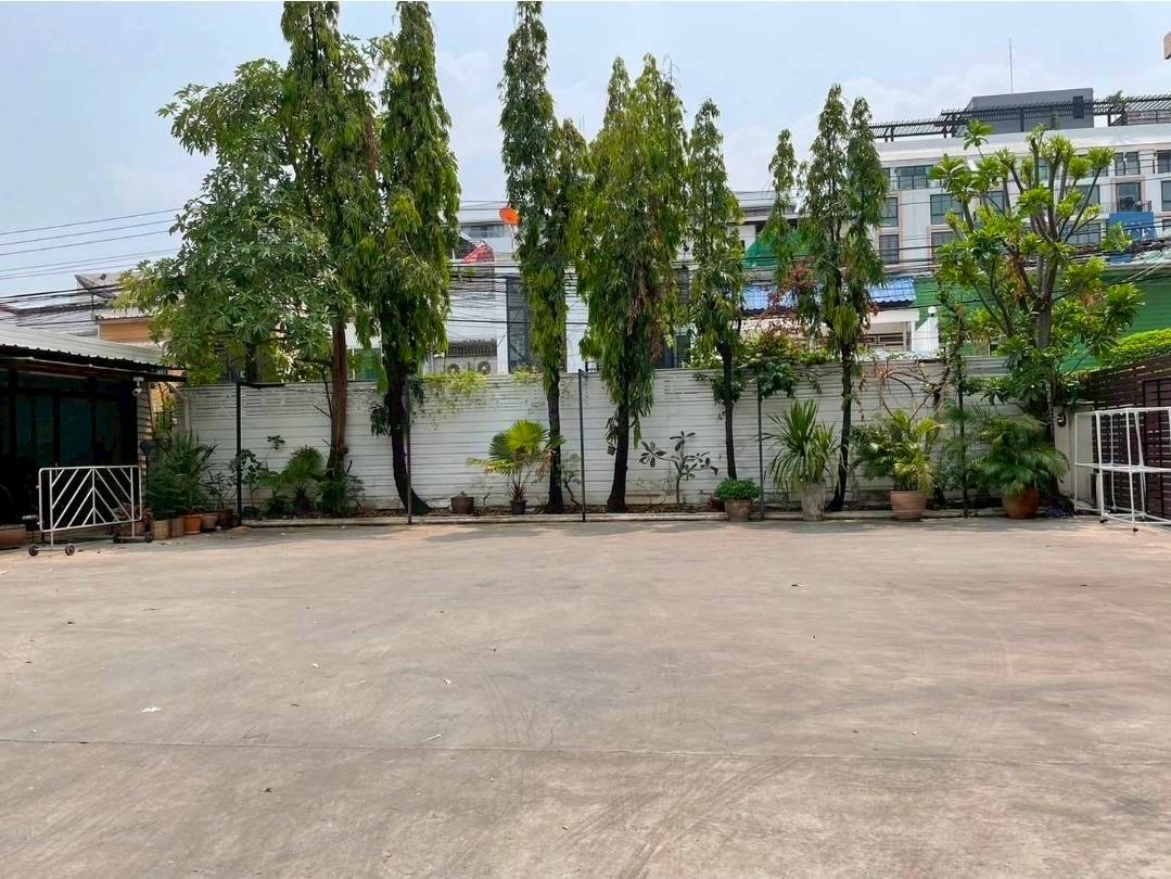 ให้เช่าพื้นที่ขนาด 60 ตร.ว. เหมาะทำคาเฟ่ ออฟฟิศย่าน เอกมัย 12 (N.1918)