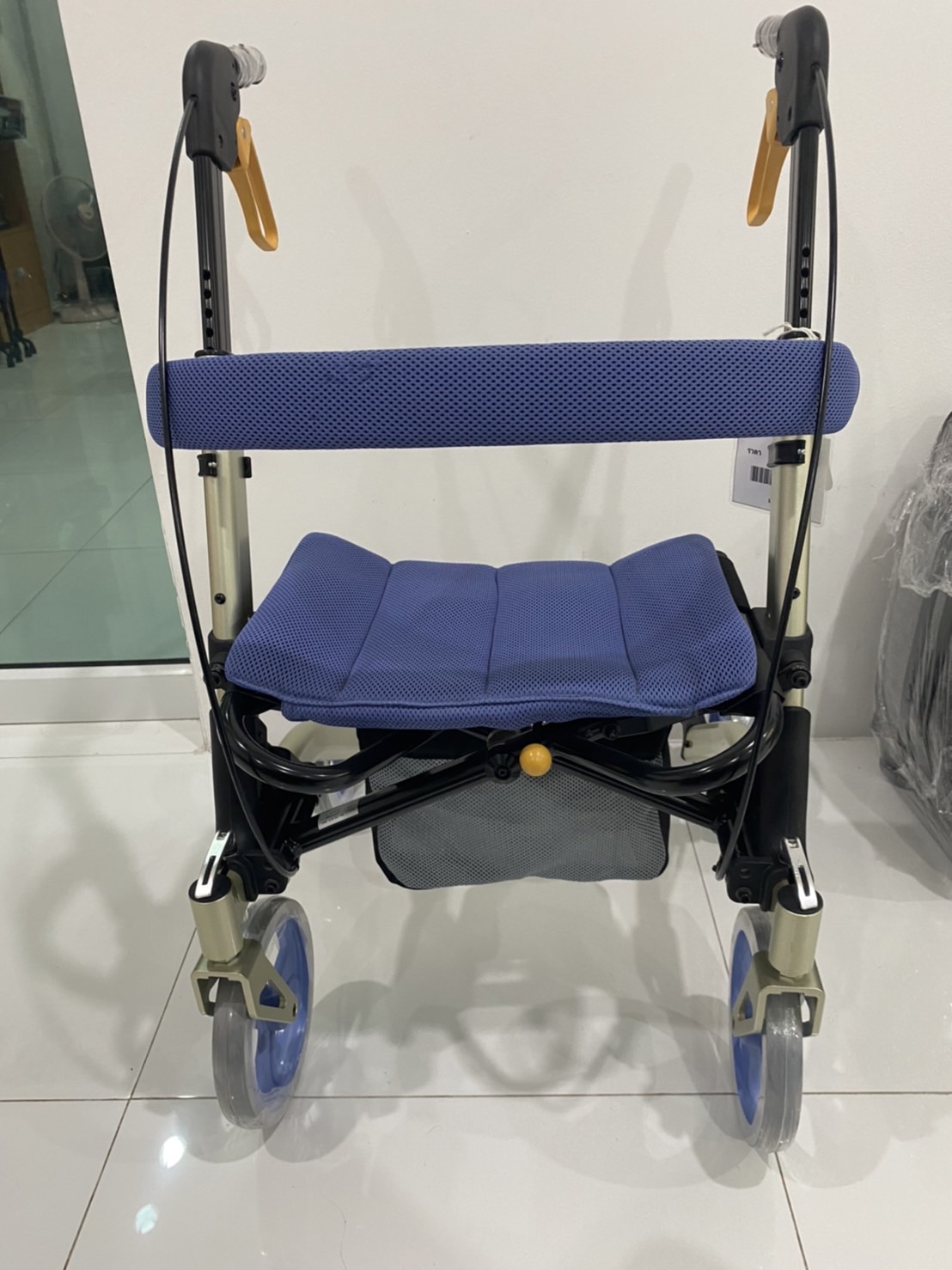 รถเข็นช่วยพยุงเดิน แบรนด์จากประเทศญี่ปุ่น Matsunaga รุ่น MV100 (歩行器 ) น้ำหนักเบา พกพาสะดวก นั่งสบาย พับเก็บได้ (Best Seller)