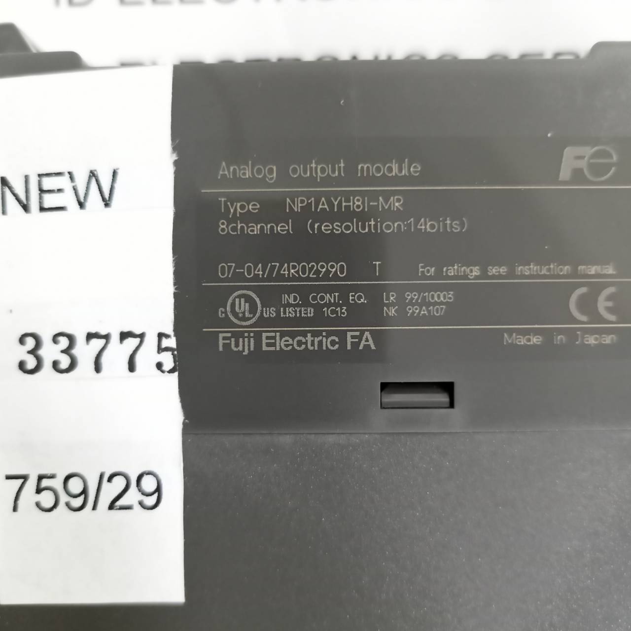 PLC " FUJI " MODEL : NP1AYH8I-MR