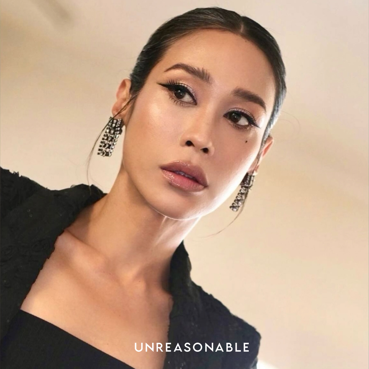 Crystal Chandelier Earrings ต่างหูคลิป ต่างหูก้านเงินแท้ น้ำหนักเบา UA0699-01 Unreasonable Accessories