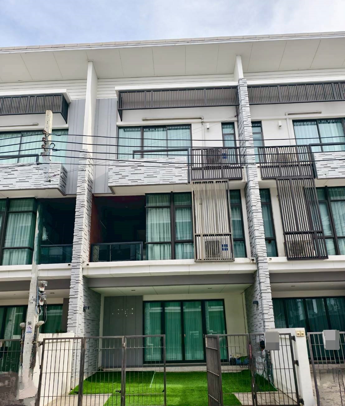 ให้เช่าทาวน์โฮม 3 ชั้น โครงการ Plex บางนา พร้อมอยู่ ติดถนนบางนา-ตราด (N.1763)
