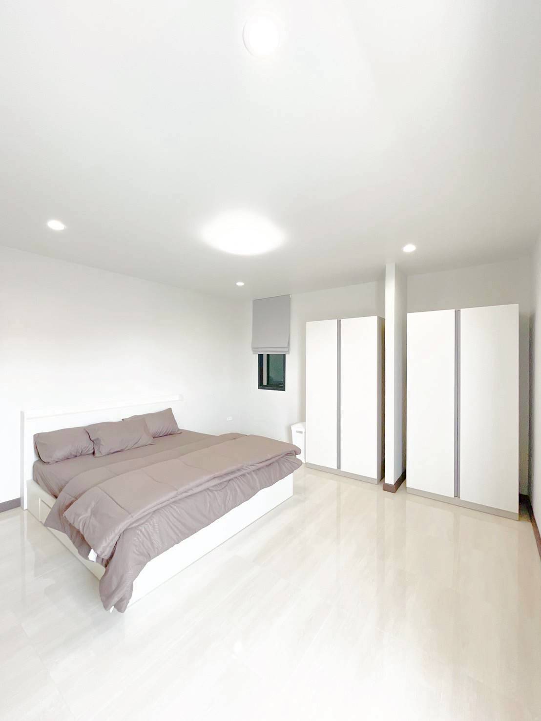 ให้เช่าทาวน์โฮม 3 ชั้น ใกล้หมู่บ้านนักกีฬาแหลมทอง บ้านรีโนเวทใหม่พร้อมอยู่ (N.1874)