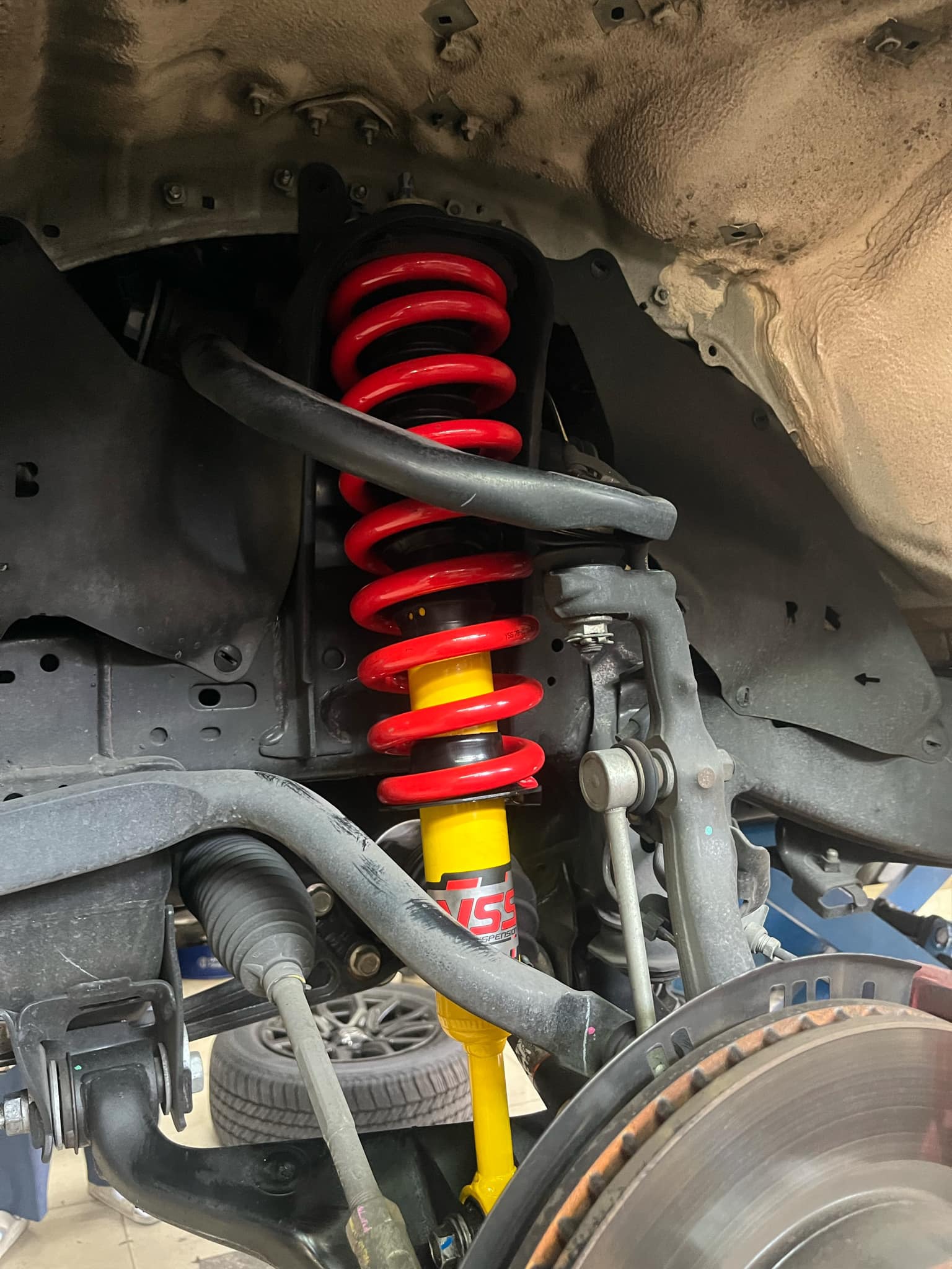 TOYOTA REVO ROCCO เปลี่ยนโช้คอัพอัพเกรดช่วงล่าง [+] YSS DTG [+] YSS PERFORMANCE SPRING สอบถามข้อมูลเพิ่มเติม หรือ นัดหมายเข้ารับบริการ โทร. 08-6569-1915 Location : https://goo.gl/maps/HrNUAZXPN94KvxZ98? รถยนต์มีปัญหาไม่รู้ต้องแก้ตรงไหน ทางเรายินดี ตรวจหาปัญหาและหาวิธีแก้ บอกลูกค้าก่อนลงมือทำเสมอด้วยราคาเป็นธรรม เวลาบริการ วันจันทร์-วันอาทิตย์ 09:00 น. - 17.30 น. #ToyotaRevo #yssdtg #YSSspring #โช้คอัพ #ช่วงล่าง #โช๊ค #ยางรถยนต์
