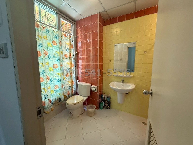 ขายทาวน์โฮม 3 ชั้นเล่นระดับ พื้นที่ 21.2 ตรว 3นอน 4น้ำ บ้านกลางเมือง โชคชัย 4 เฟอร์นิเจอร์ built-in