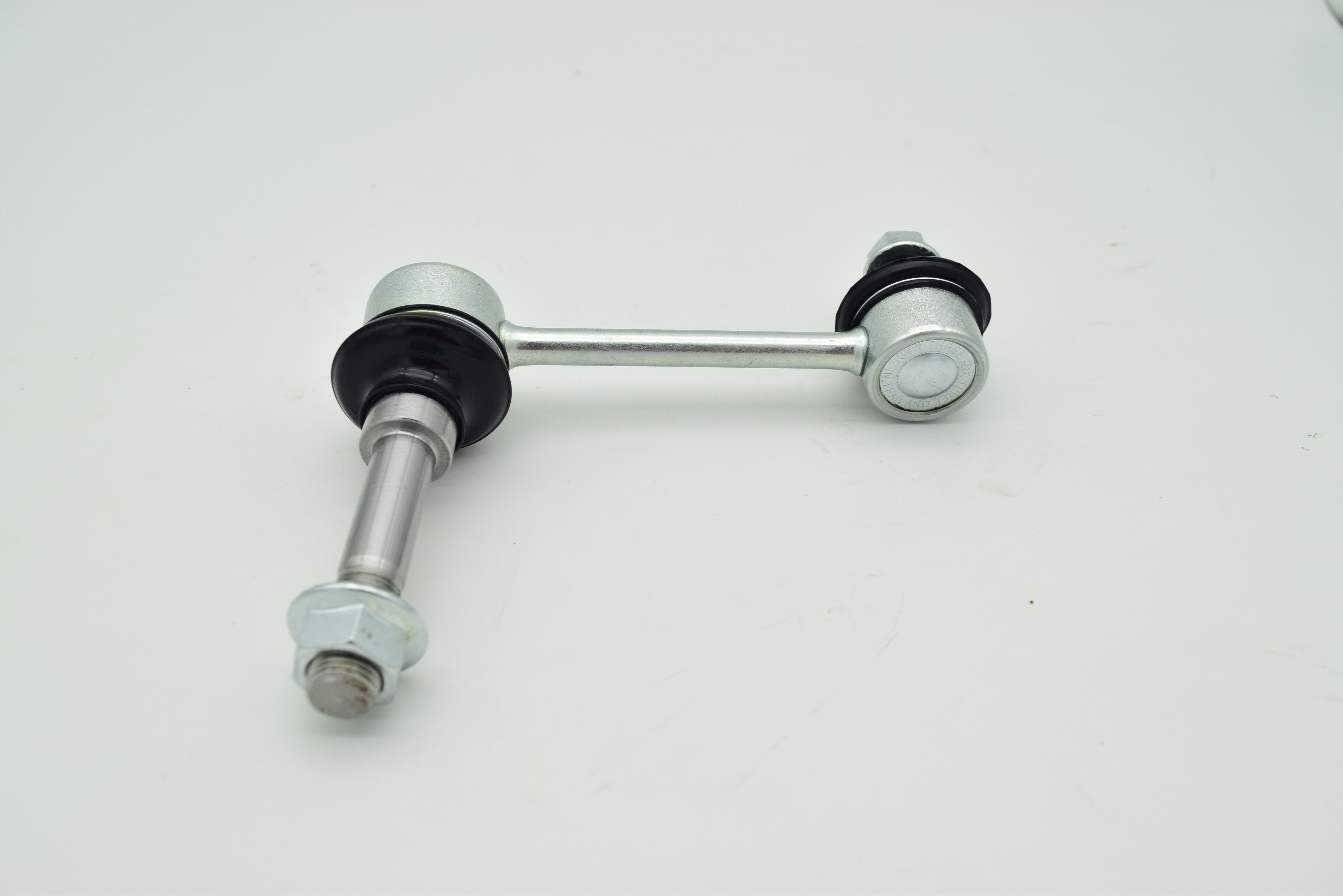 ลูกหมากกันโคลงหน้า TOYOTA MARK II GX100, JZX100, JZX101 1996-2000 โตโยต้า / ขนาด ยาว A 107 mm. เกลียวเสื้อ B 10 mm. ตัวเลขบอกทิศ C 12' / 3L-3830 / ยี่ห้อ 333 (1คู่ 2 ตัว) (STABILIZER LINK FRONT) (ซ้าย / ขวา)