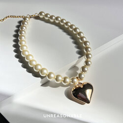 สร้อยคอมุกแก้ว สีเหลืองทอง ขนาด 12 mm. จี้หัวใจสีทอง ถอดได้ UA0957-01 Unreasonable Accessories