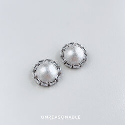 ต่างหู สีมุก Pearl Stud Earrings ต่างหูคลิป ต่างหูก้านเงินแท้ UA0986-01 Unreasonable Accessories