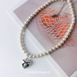 สร้อยคอมุกแก้วสีนูด 6 mm. จี้หัวใจสีเงิน UA1008-01 Unreasonable Accessories