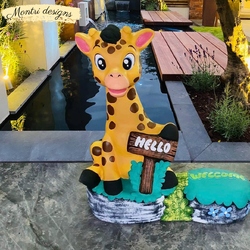 ตุ๊กตาตกแต่งสวน ตุ๊กตาแต่งสวน ตุ๊กตายีราฟปูนปั้น ตุ๊กตาปูนปั้นยีราฟตัวใหญ่ สูง 100 ฐานกว้าง 100 cm.