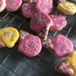 คุกกี้วนิลาแต่งหน้าไอศครีมแฟนซี คุกกี้หอมเนย ตกแต่งด้วยรอยัลไอซซิ่งหอมหวานอย่างลงตัว